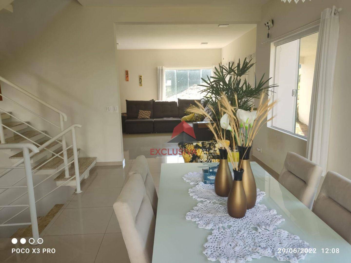 Casa de Condomínio à venda com 3 quartos, 300m² - Foto 2
