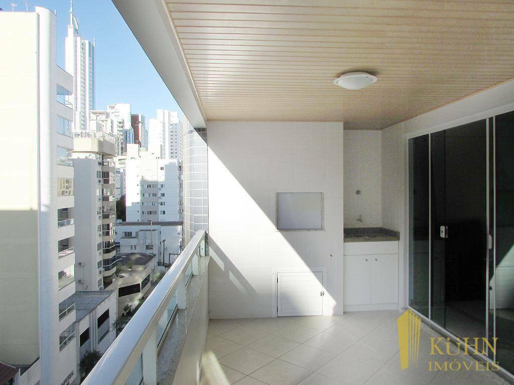 Apartamento à venda com 2 quartos, 121m² - Foto 1