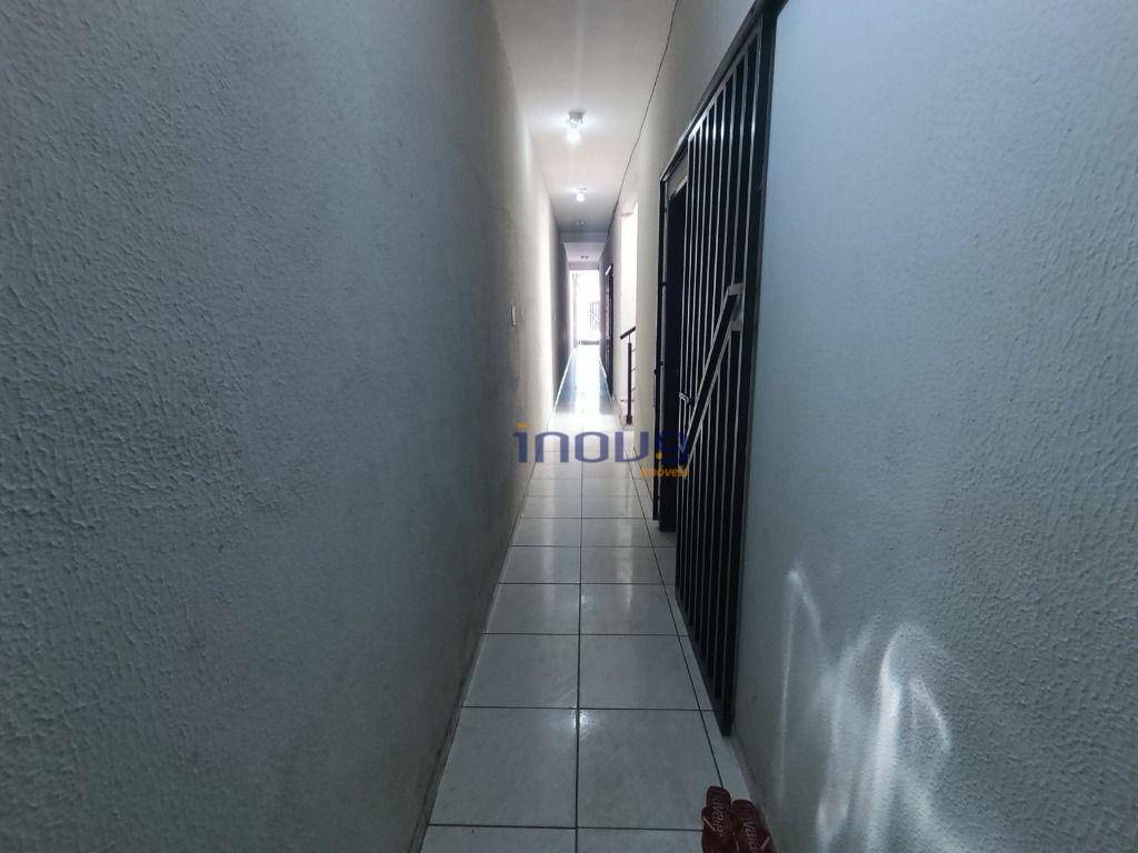 Casa à venda com 8 quartos, 198m² - Foto 4