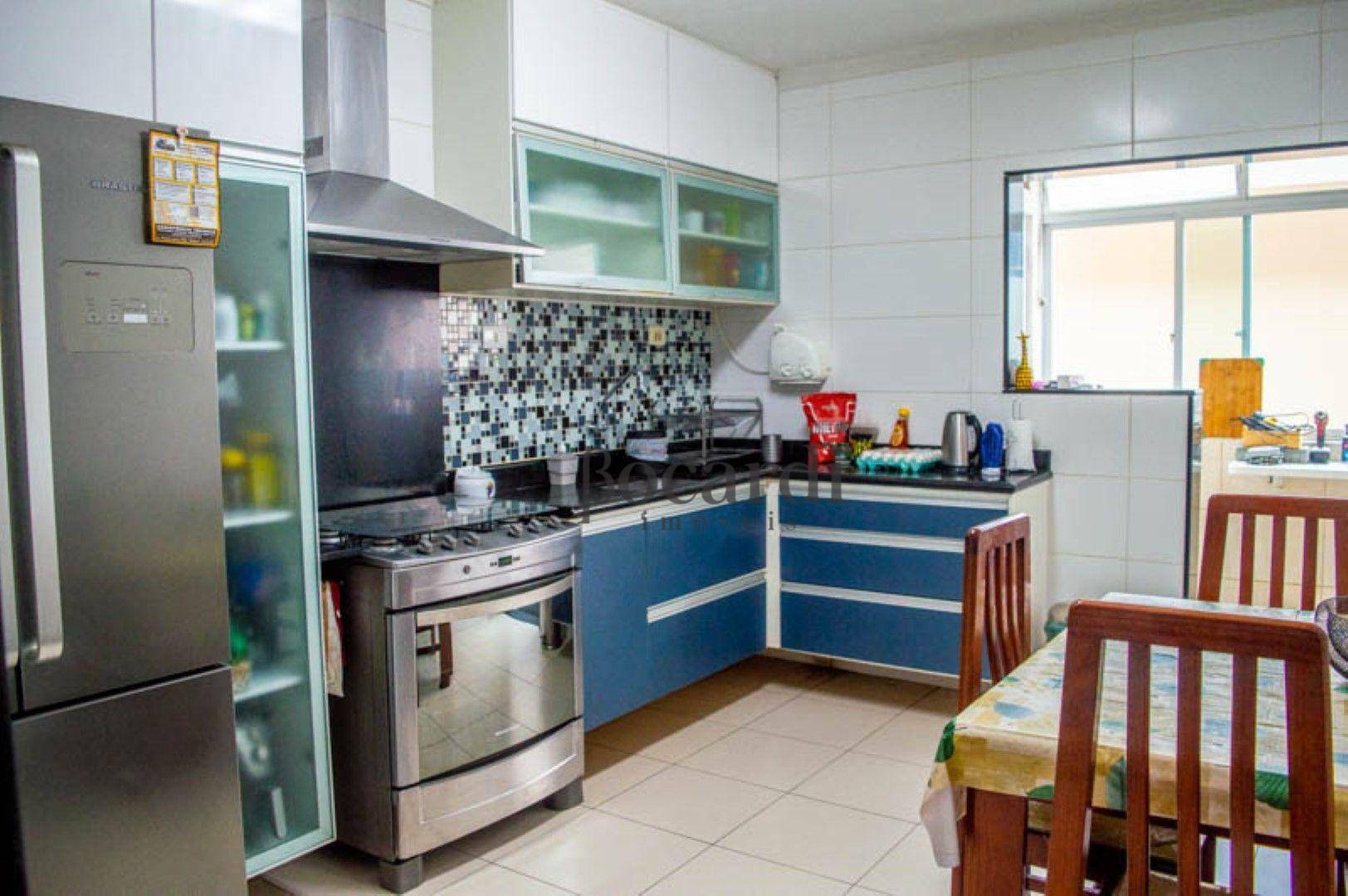 Apartamento à venda com 2 quartos, 126m² - Foto 4