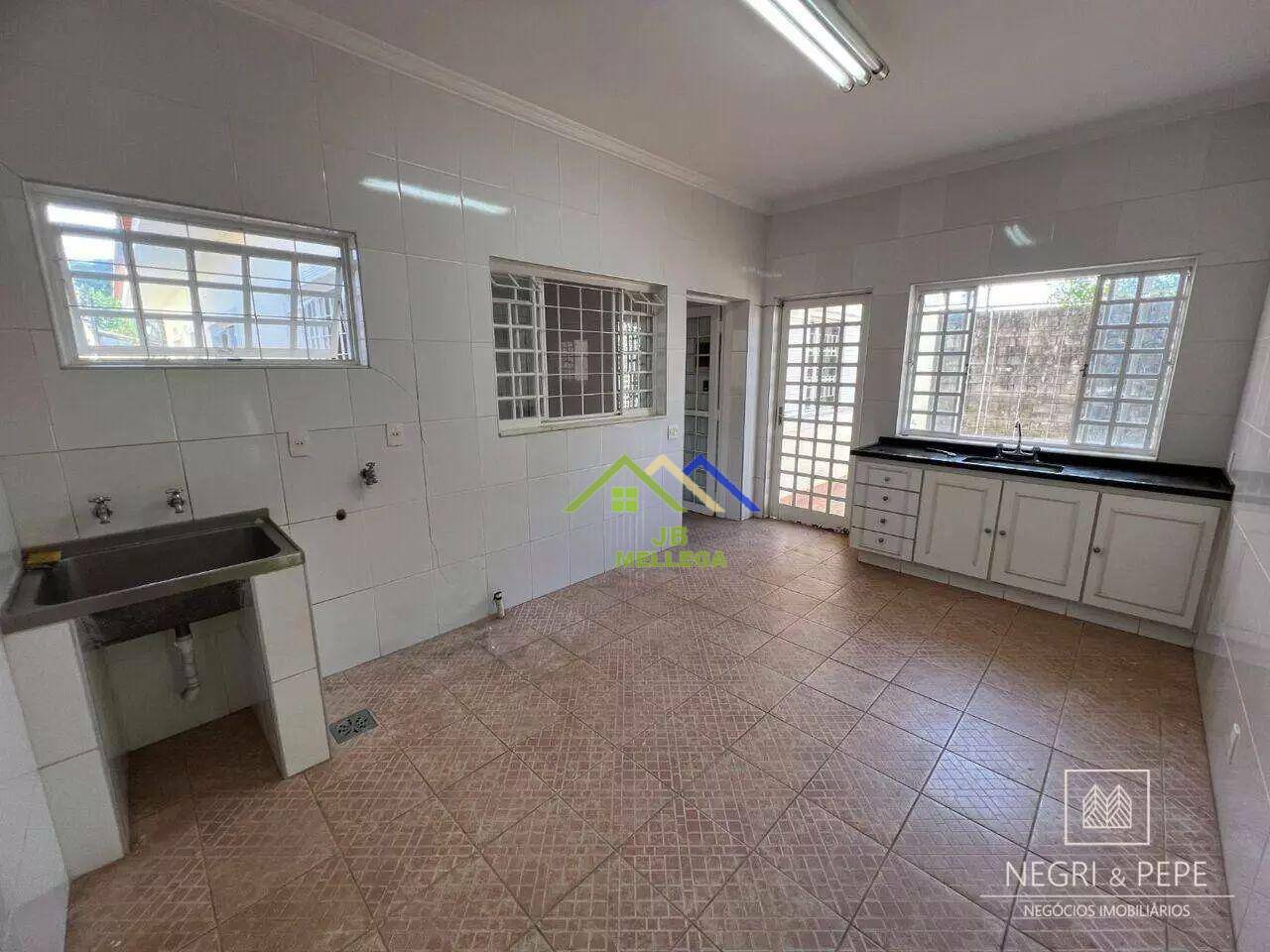 Casa à venda com 4 quartos, 230m² - Foto 14