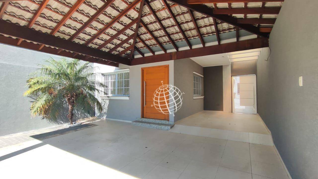 Casa à venda com 3 quartos, 200m² - Foto 2