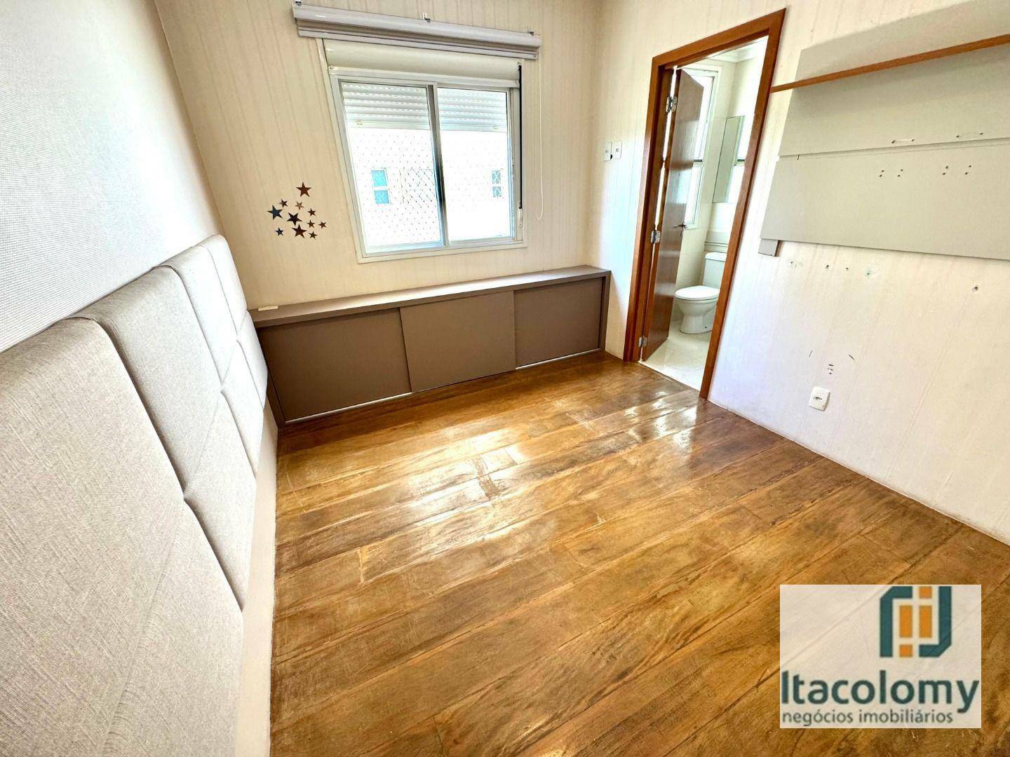 Apartamento para alugar com 3 quartos, 201m² - Foto 9