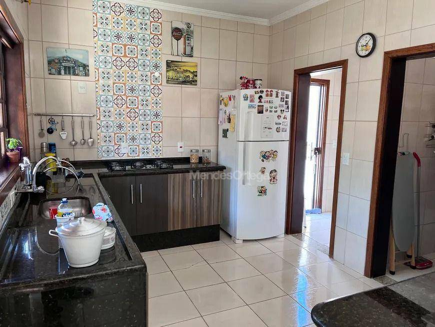 Casa à venda com 3 quartos, 290m² - Foto 6