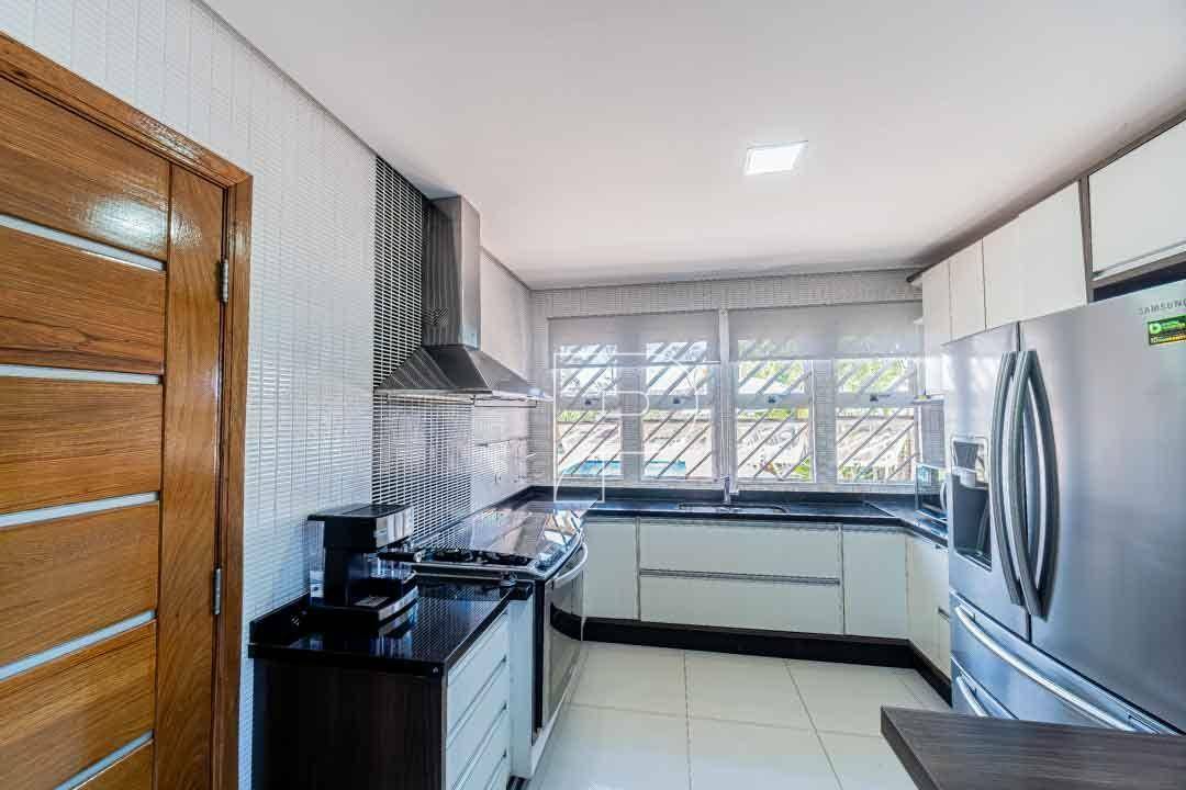 Casa à venda com 6 quartos, 420m² - Foto 11