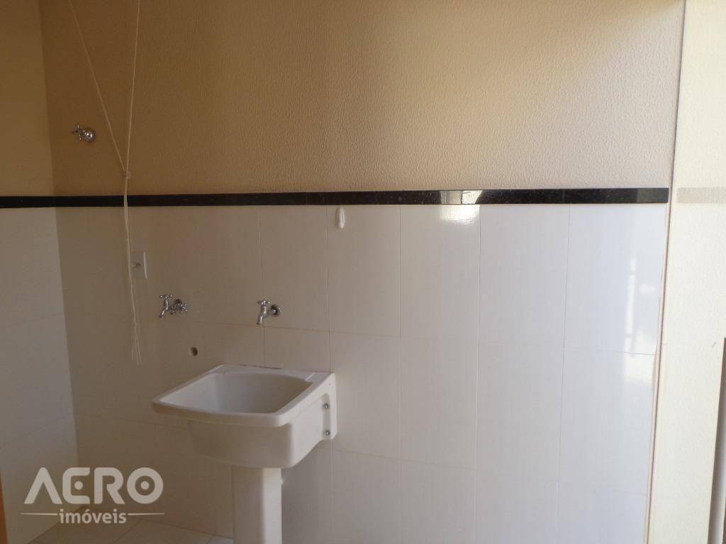 Casa à venda com 3 quartos, 230m² - Foto 26