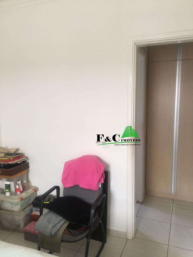 Apartamento à venda com 2 quartos, 80m² - Foto 13