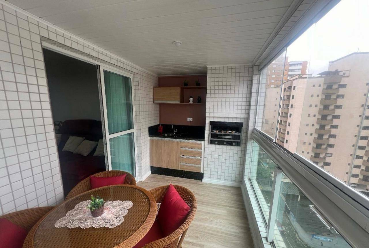 Apartamento à venda com 3 quartos, 130m² - Foto 1