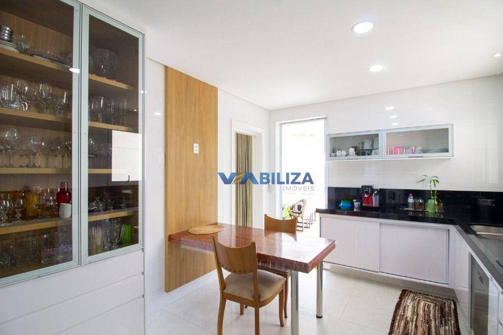 Apartamento à venda com 3 quartos, 202m² - Foto 17