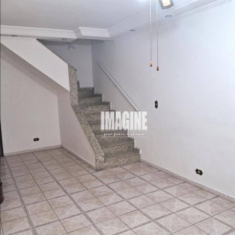 Sobrado para alugar com 2 quartos, 100m² - Foto 1