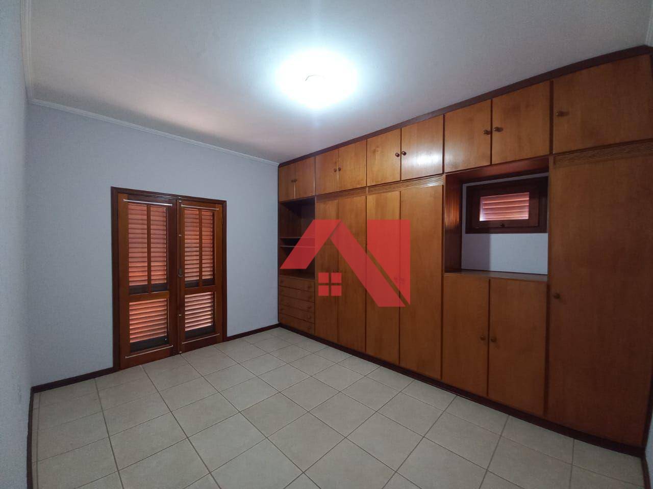 Casa para alugar com 2 quartos, 227m² - Foto 10