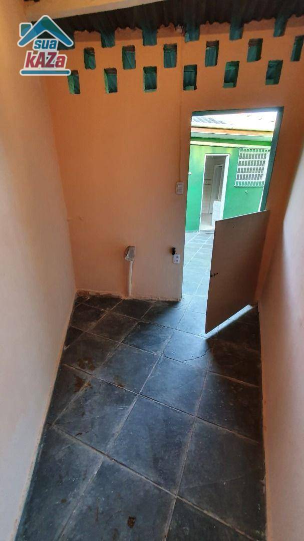 Casa à venda com 2 quartos, 80m² - Foto 18