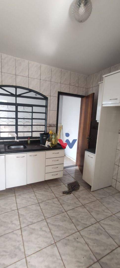 Casa à venda com 3 quartos, 101m² - Foto 9