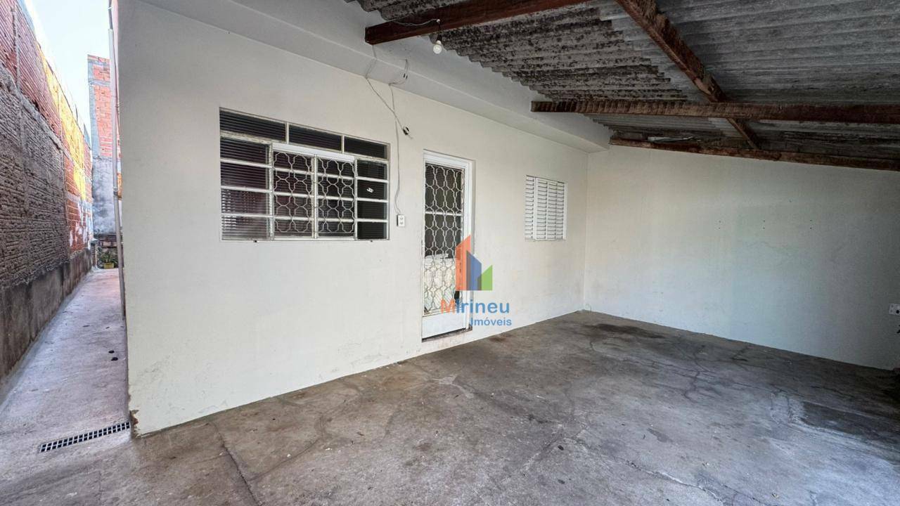 Casa para alugar com 2 quartos, 80m² - Foto 3