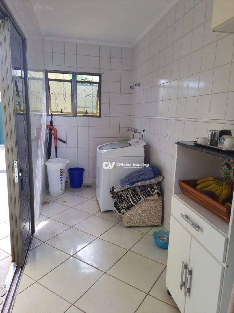 Casa à venda com 4 quartos, 156m² - Foto 25