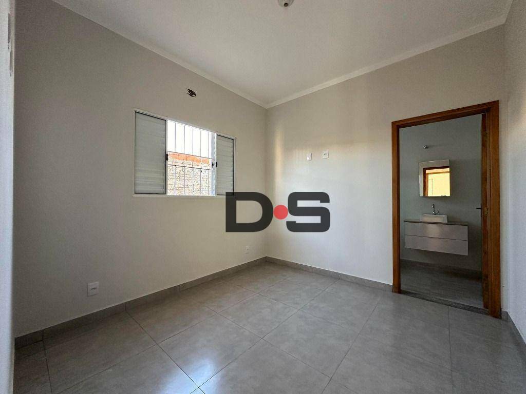 Casa à venda com 2 quartos, 62m² - Foto 10