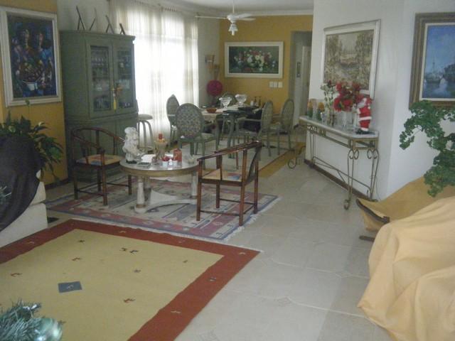 Apartamento à venda com 3 quartos, 181m² - Foto 2