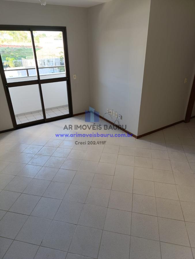 Apartamento à venda com 2 quartos, 68m² - Foto 3