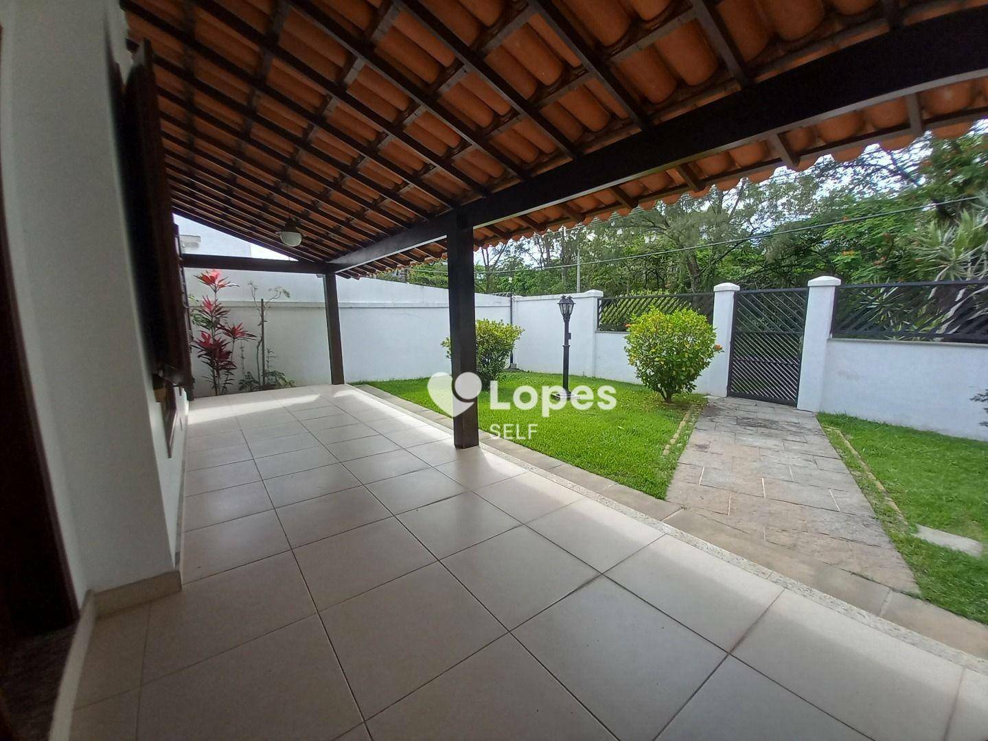 Casa à venda com 4 quartos, 300m² - Foto 3