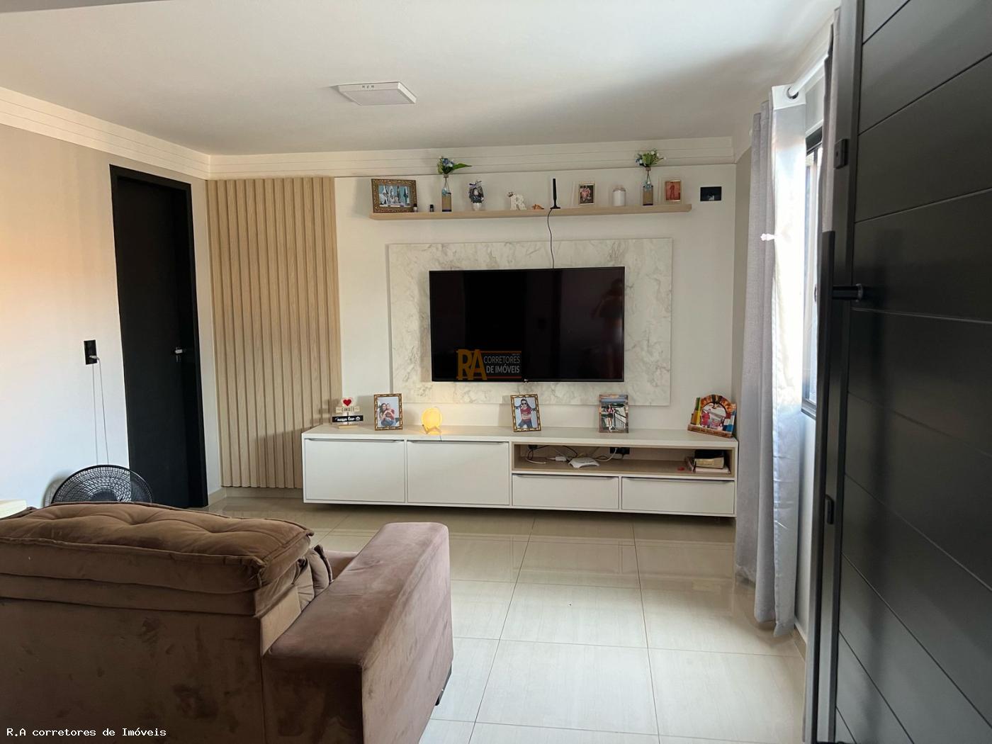 Casa à venda com 3 quartos, 190m² - Foto 2