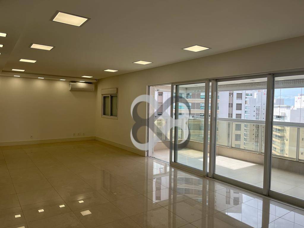 Apartamento para alugar com 3 quartos, 200m² - Foto 2