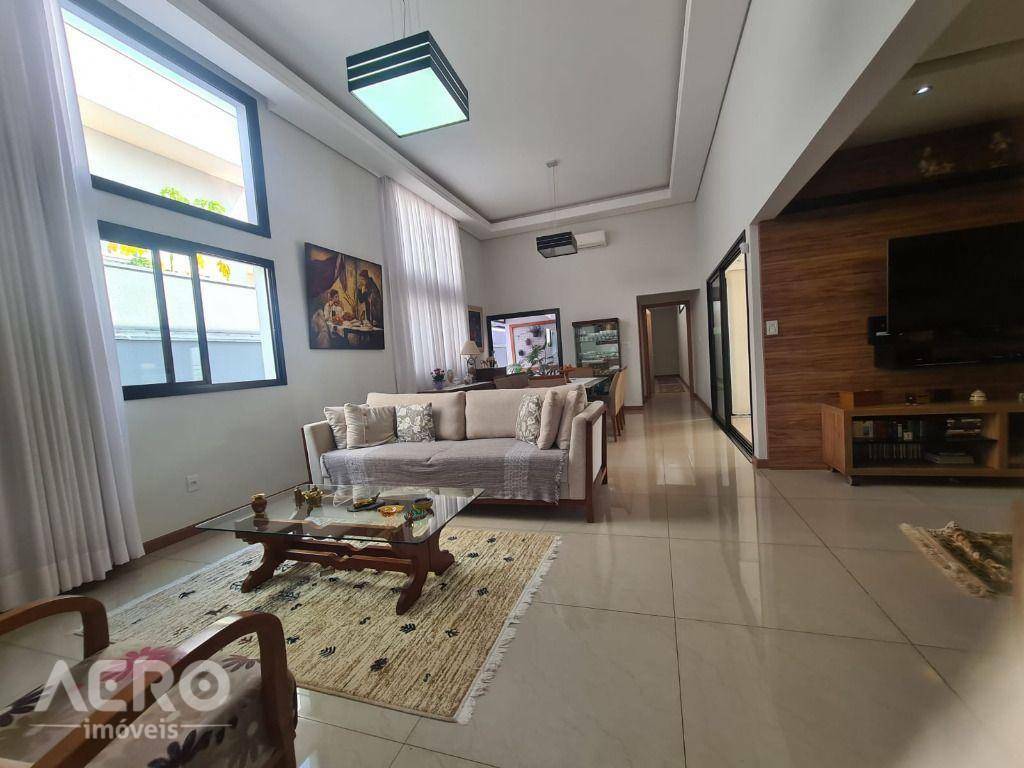 Casa de Condomínio à venda com 3 quartos, 226m² - Foto 4