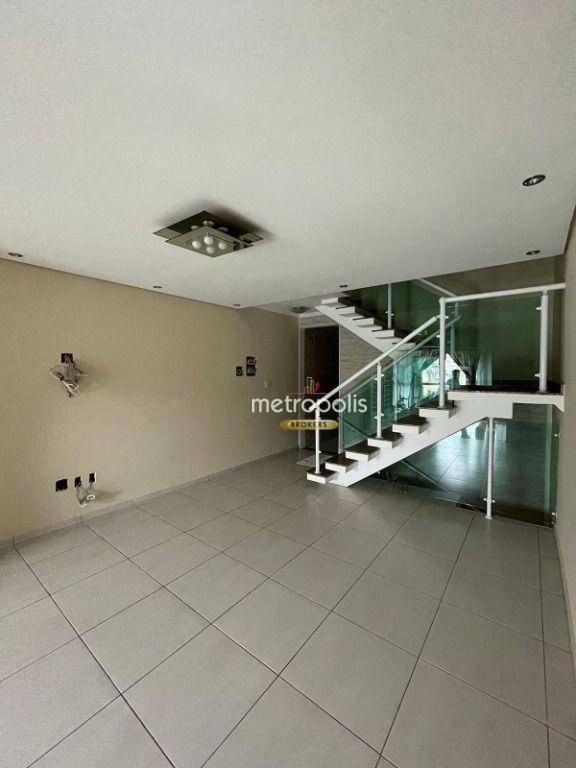 Sobrado à venda com 3 quartos, 222m² - Foto 1