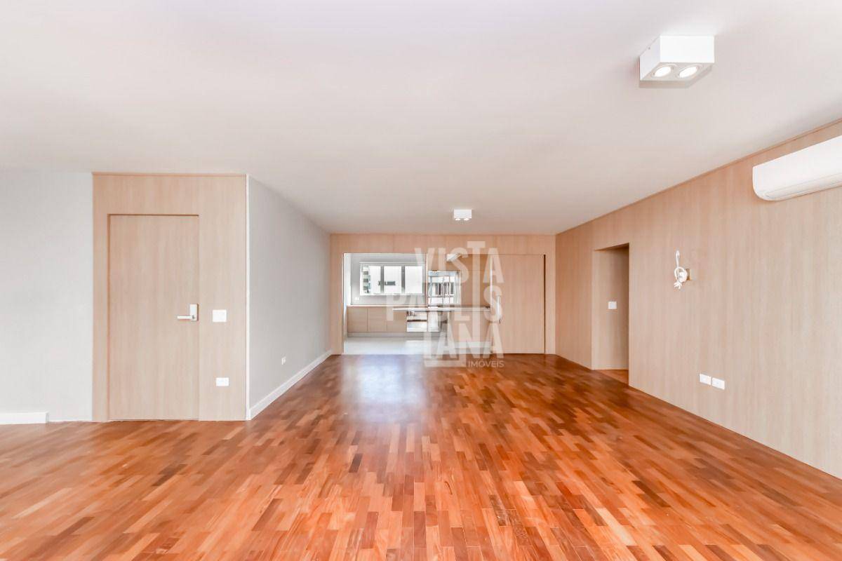 Apartamento à venda com 3 quartos, 227m² - Foto 1