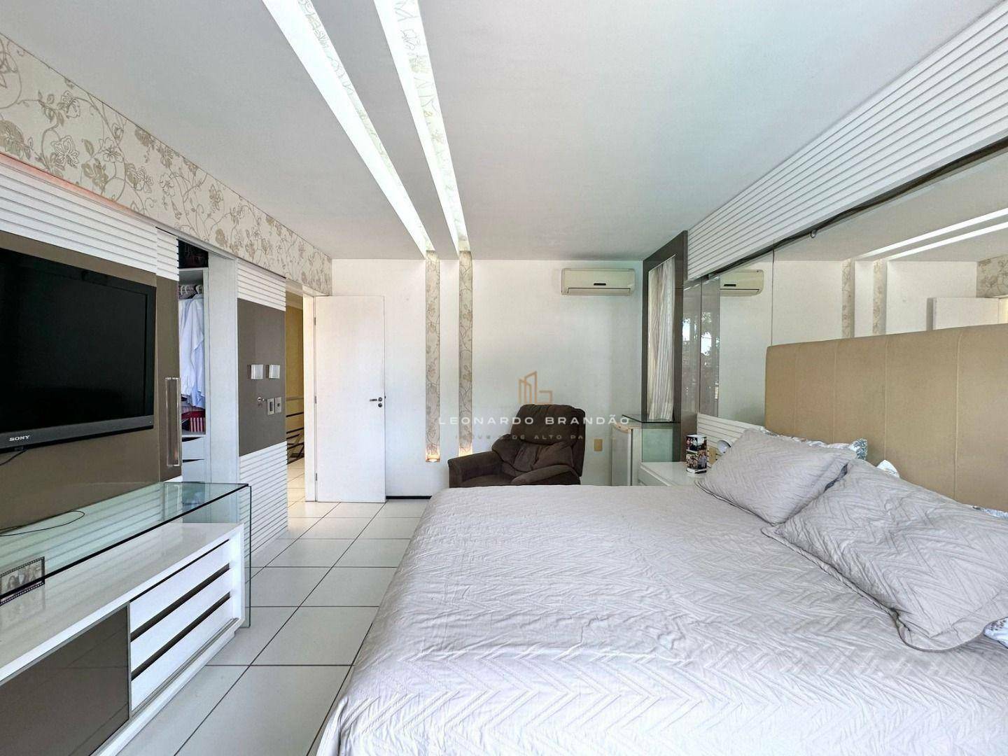 Casa à venda com 4 quartos, 240m² - Foto 27