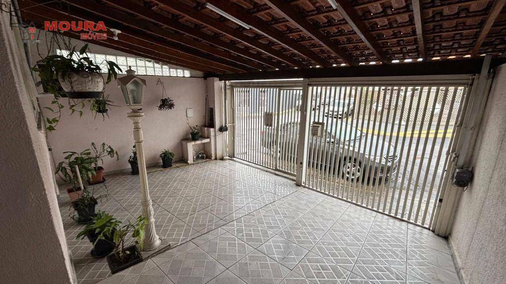 Sobrado à venda com 4 quartos, 225m² - Foto 3