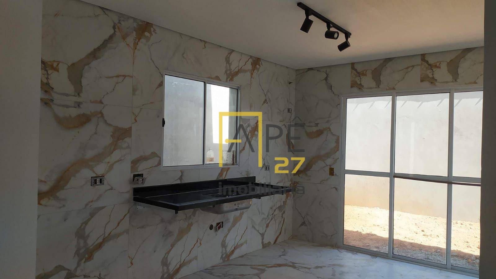 Sobrado à venda com 2 quartos, 108m² - Foto 1