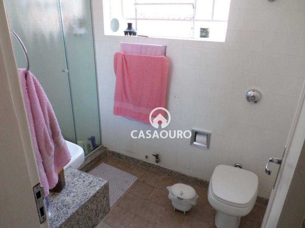 Casa à venda com 4 quartos, 300m² - Foto 16