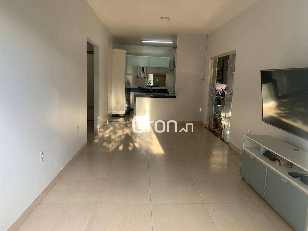 Casa à venda com 3 quartos, 174m² - Foto 1