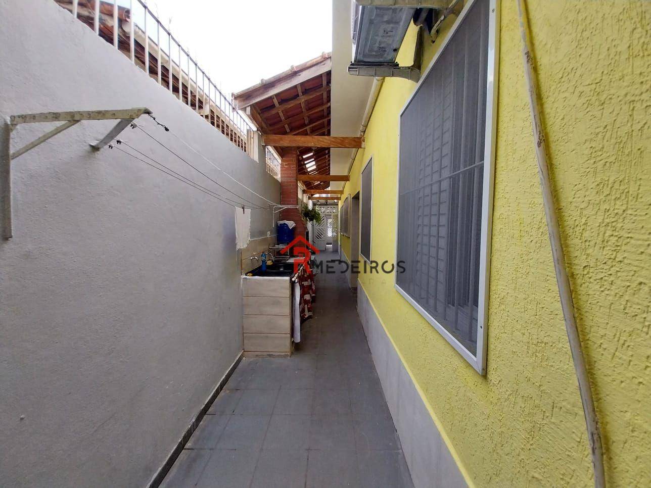 Casa à venda com 3 quartos, 97m² - Foto 4