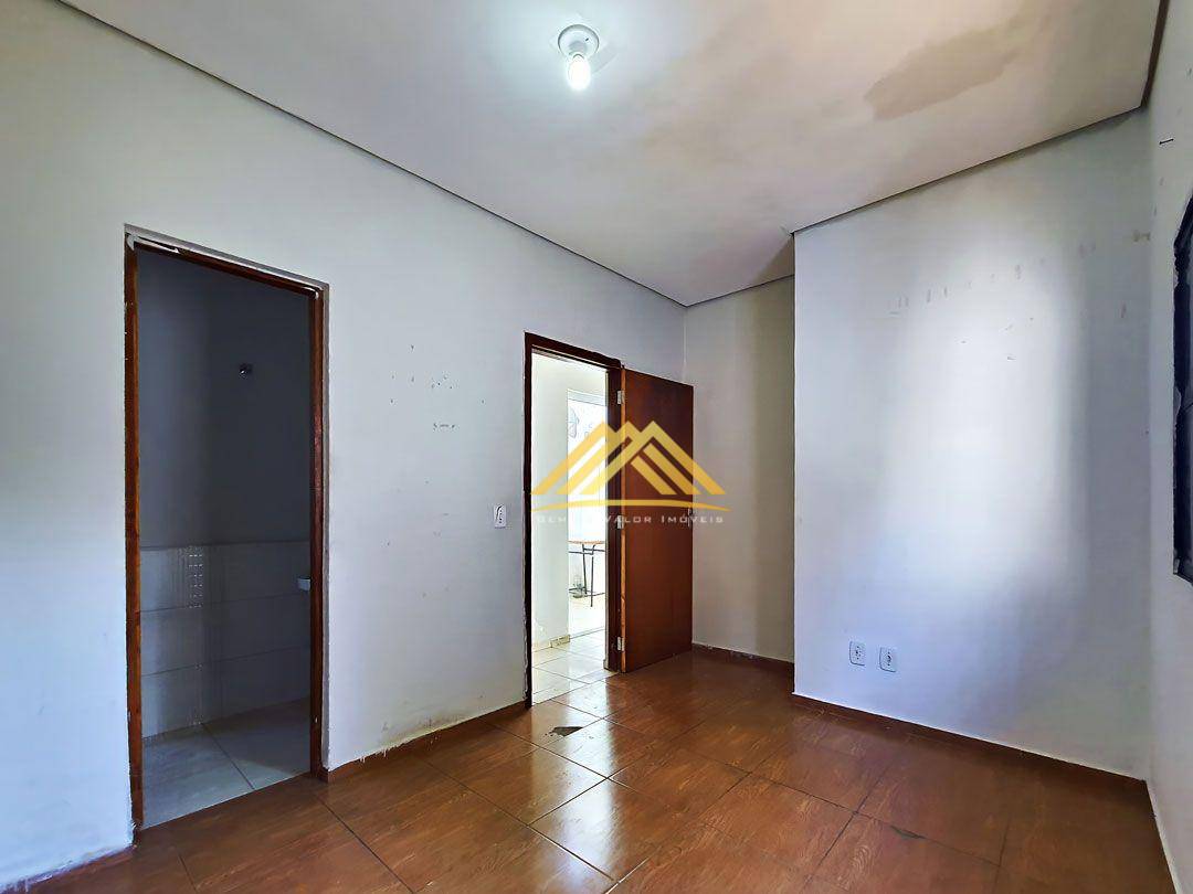 Casa à venda com 2 quartos, 68m² - Foto 9