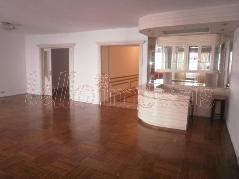 Apartamento para alugar com 4 quartos, 382m² - Foto 8