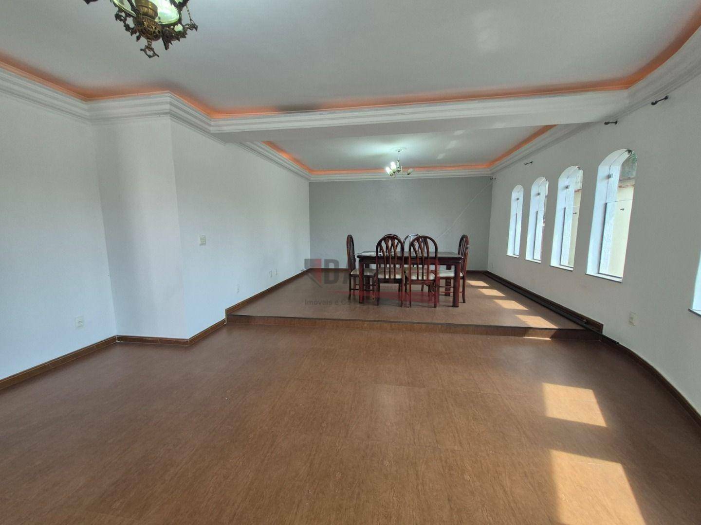 Sobrado, 3 quartos, 319 m² - Foto 2