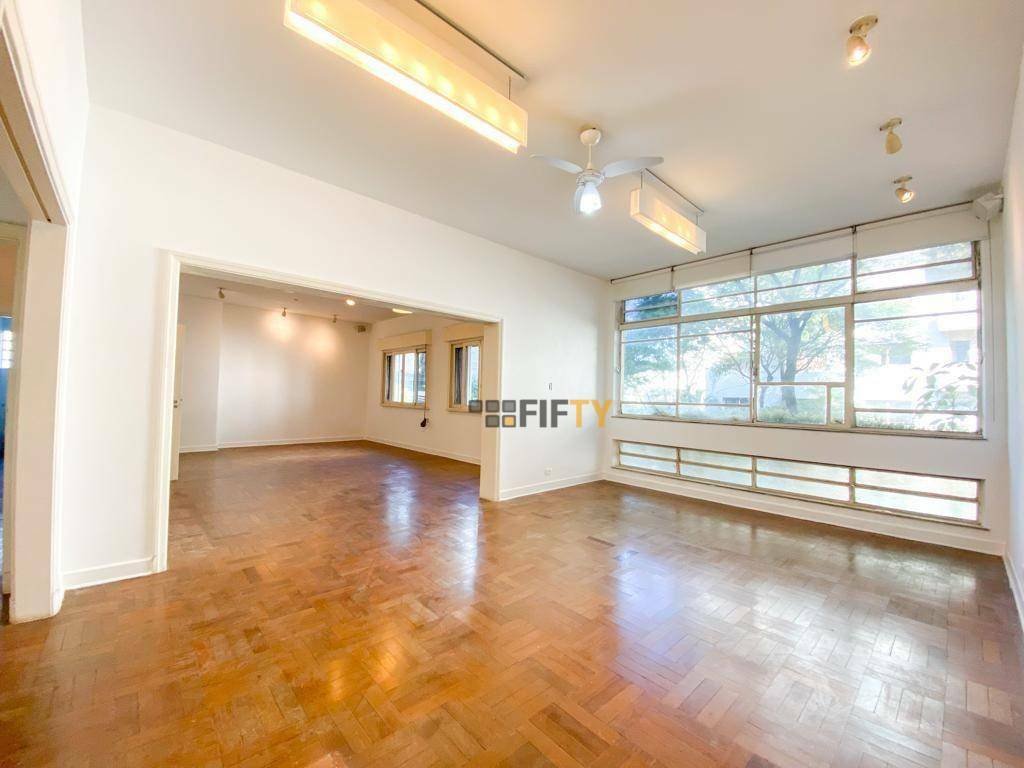 Apartamento para alugar com 3 quartos, 130m² - Foto 16