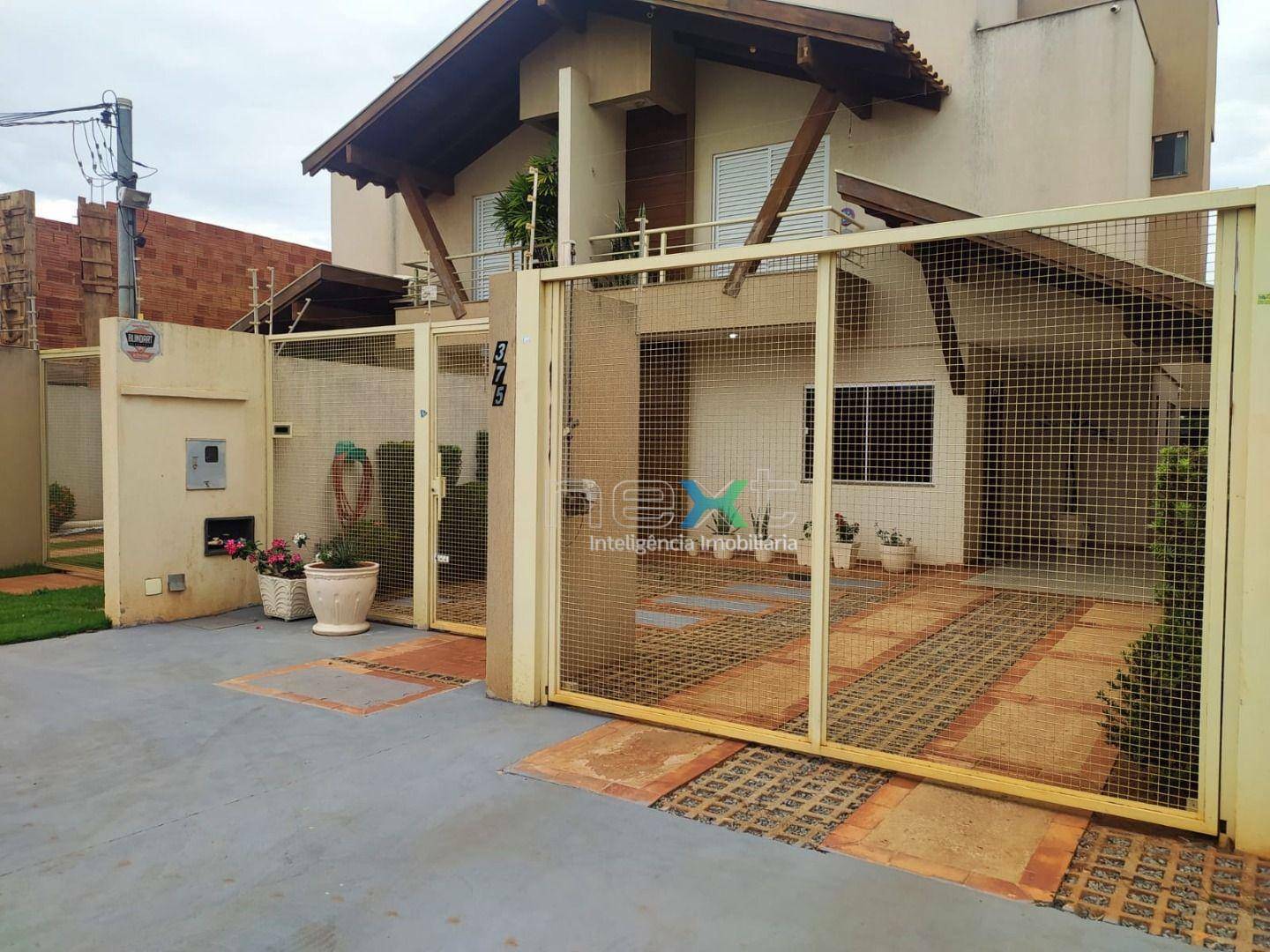 Sobrado à venda com 3 quartos, 143m² - Foto 1