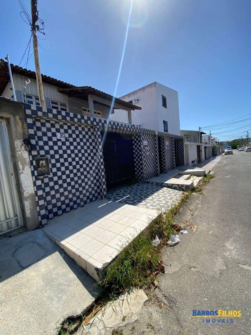 Casa, 6 quartos, 247 m² - Foto 2