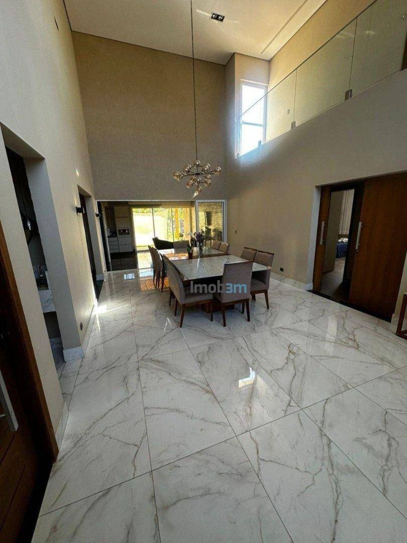 Sobrado, 3 quartos, 308 m² - Foto 2