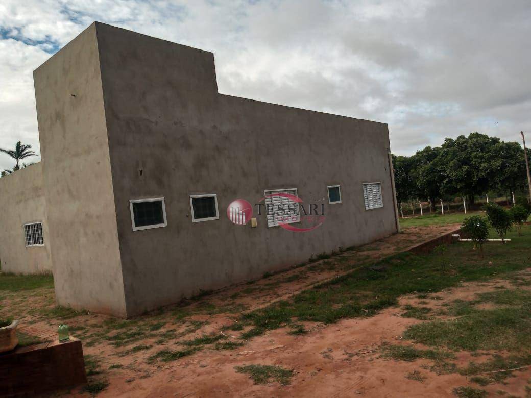 Chácara à venda com 3 quartos, 180m² - Foto 2