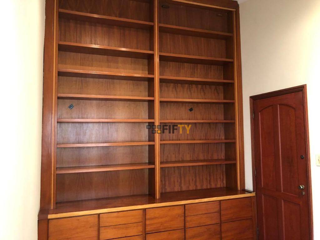 Casa à venda e aluguel com 6 quartos, 200m² - Foto 8