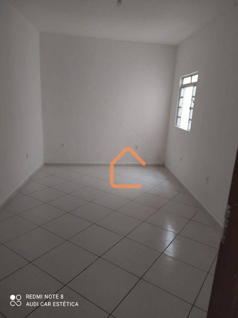 Casa à venda com 2 quartos, 130m² - Foto 4