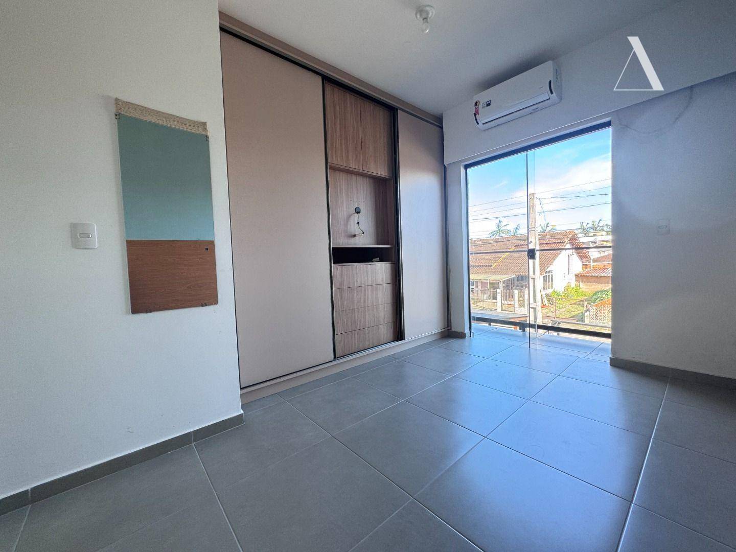 Casa à venda com 2 quartos, 57m² - Foto 5