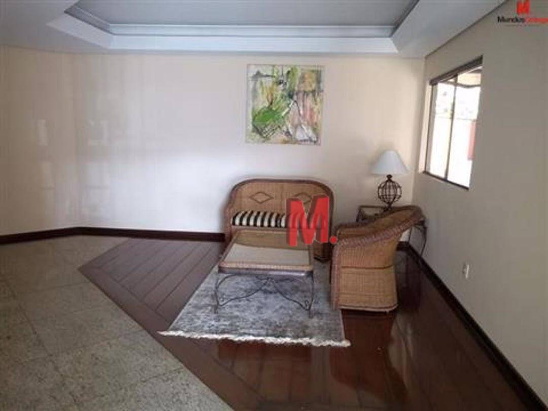 Apartamento à venda com 3 quartos, 174m² - Foto 3