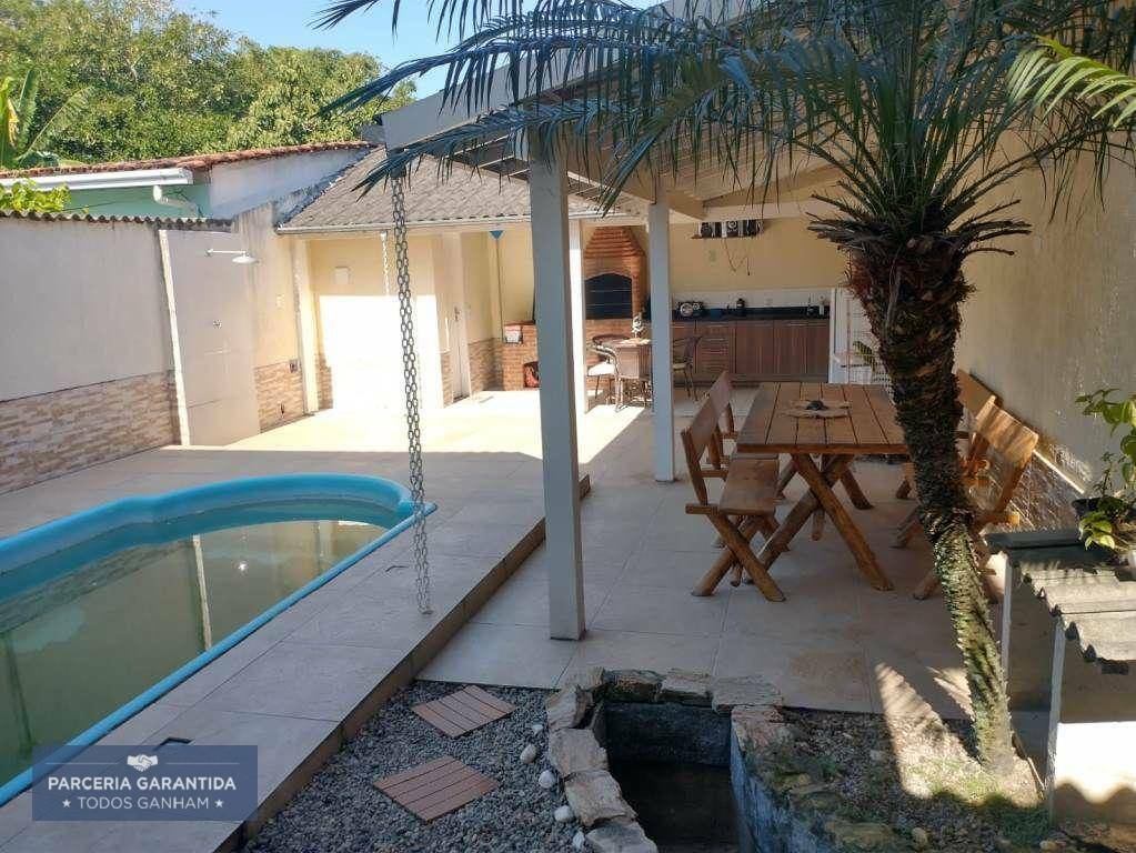 Casa à venda com 3 quartos, 113m² - Foto 1