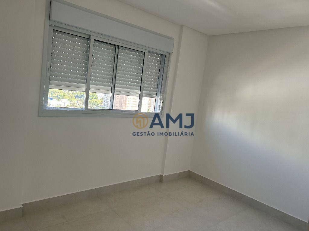 Apartamento à venda com 3 quartos, 97m² - Foto 7