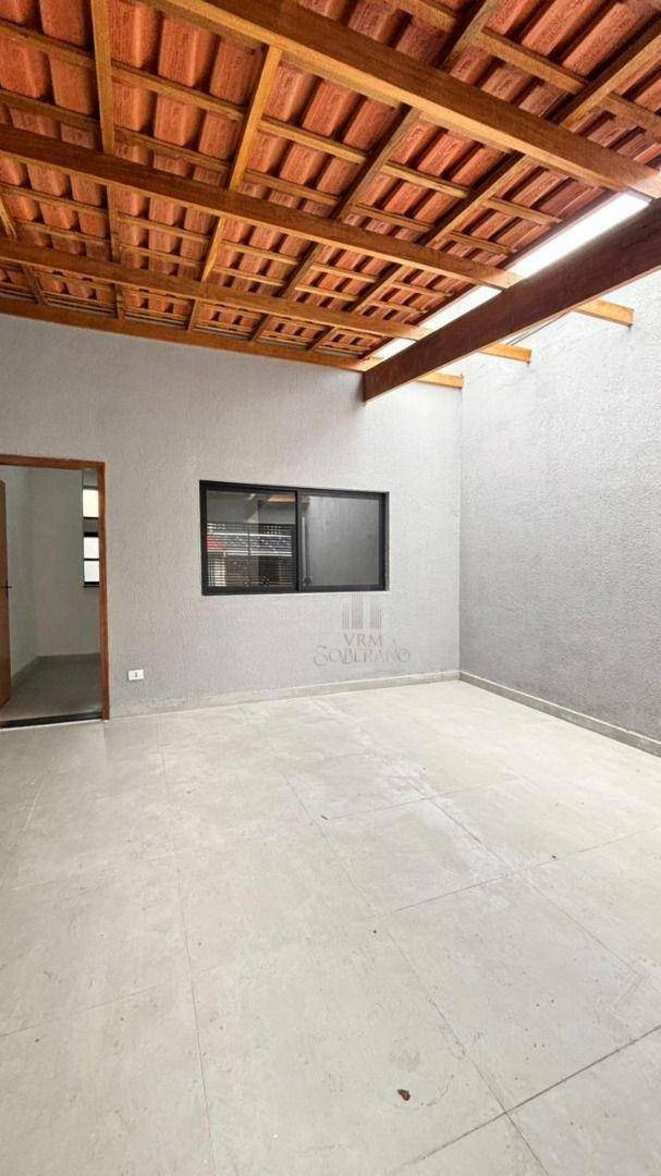 Casa à venda com 3 quartos, 100m² - Foto 1