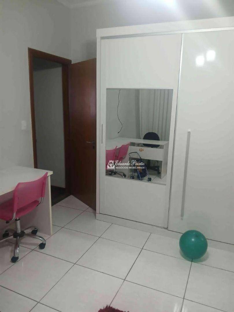 Casa à venda com 4 quartos, 260m² - Foto 8